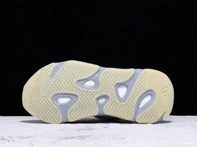 Boost V2 700 Adidas 'Inertia' FW2549 Yeezy 0605
